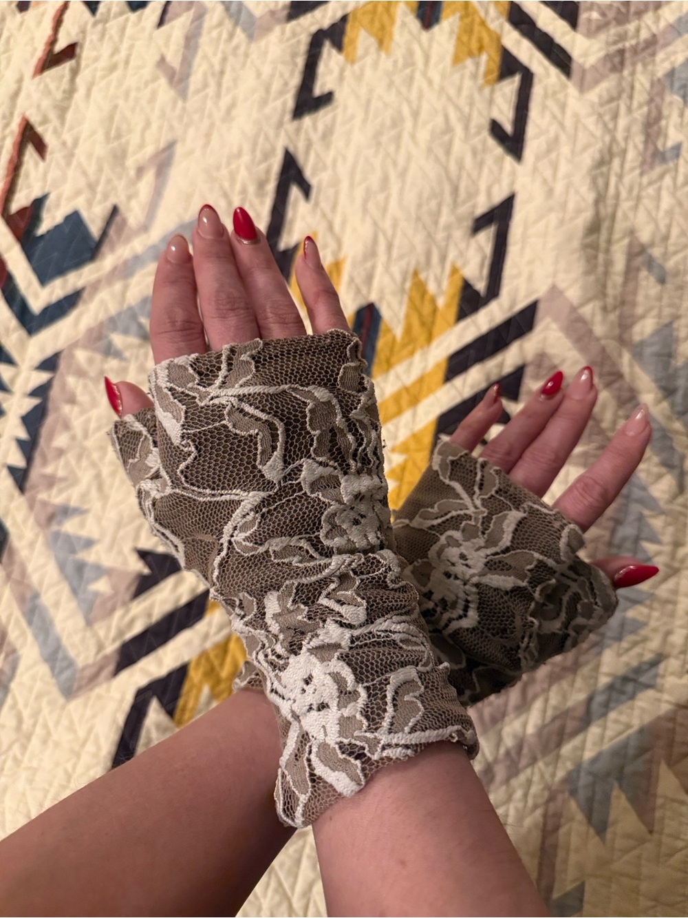 Lace Floral Fingerless Gloves in Taupe and White